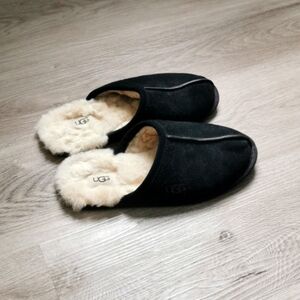 UGG Scuff Slippers